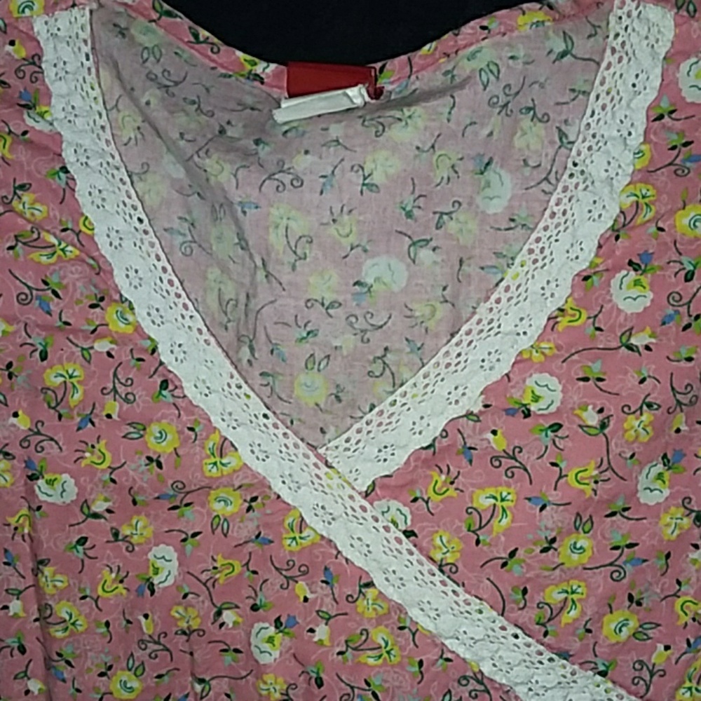 Scrub top - Picture 2 of 2